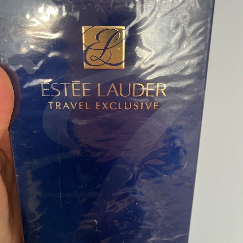 Estee Lauder Travel Exclusive Makeup Palette - Red, Pink, Blue, Gold - Picture 2 of 2